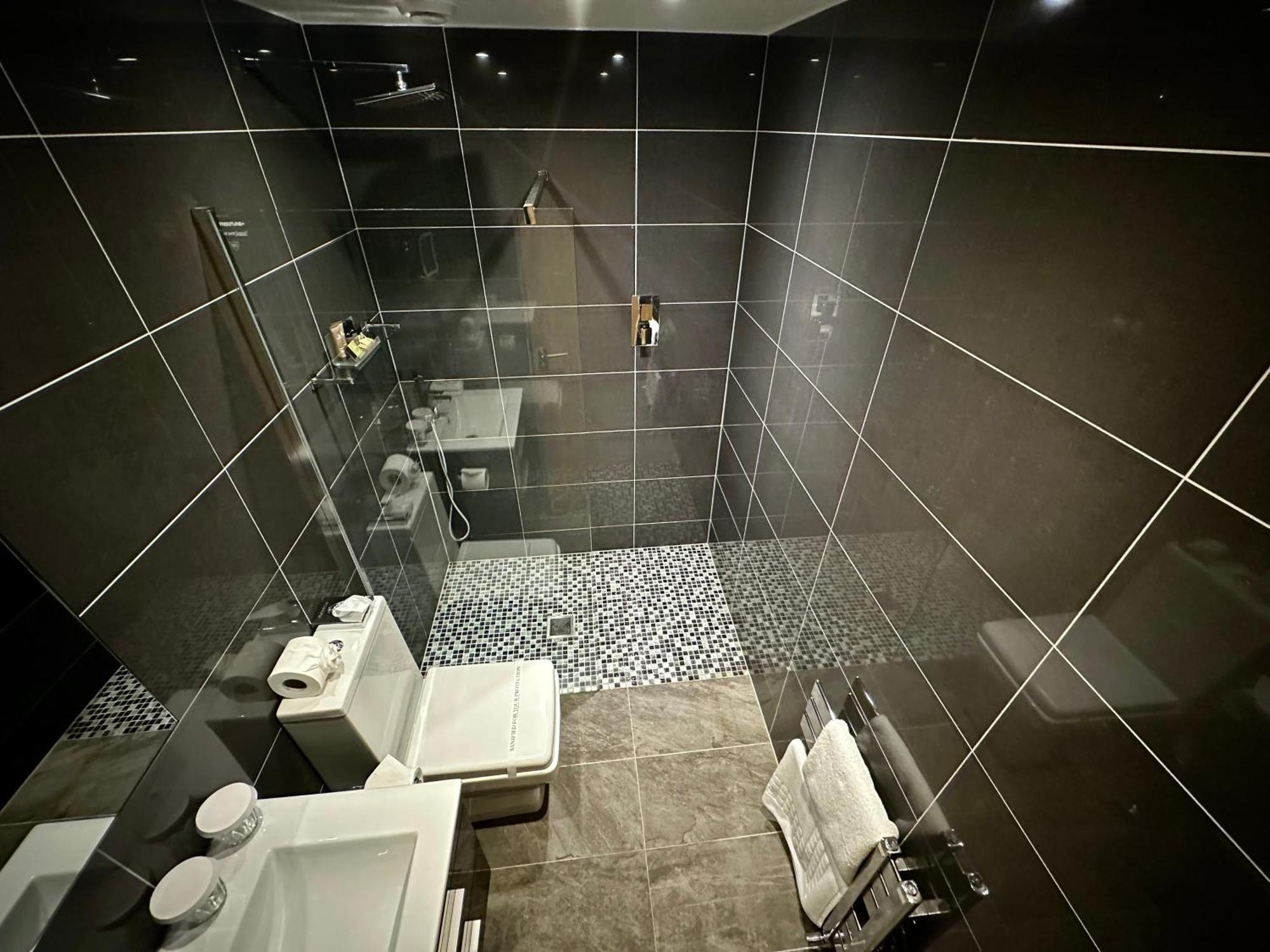 Halvard Apartments At Castletown Bagian luar foto
