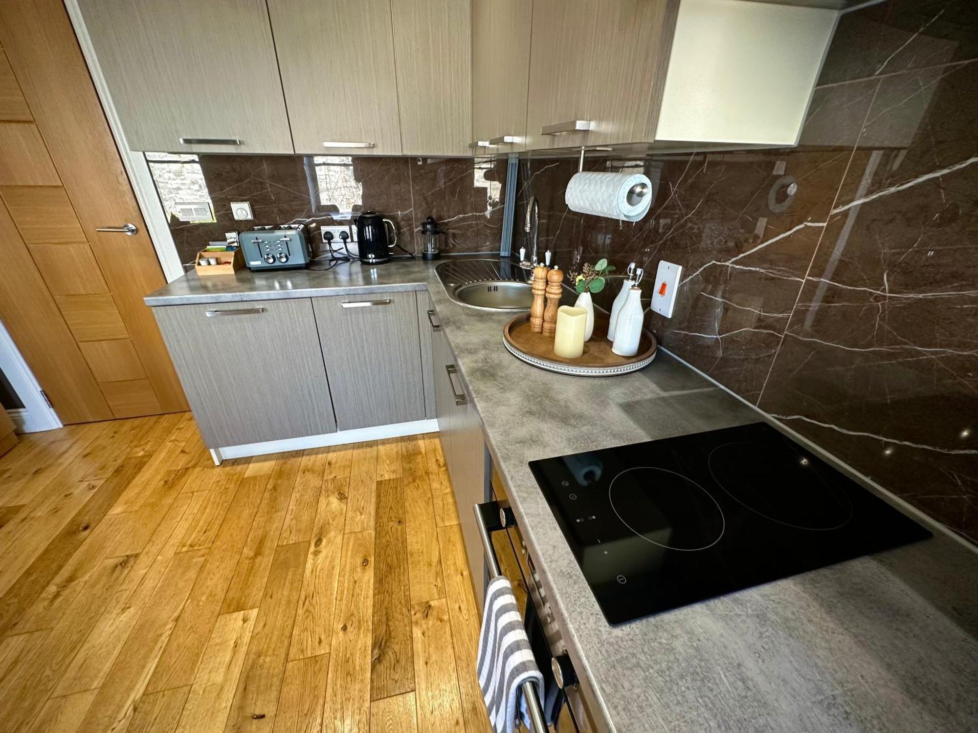 Halvard Apartments At Castletown Bagian luar foto