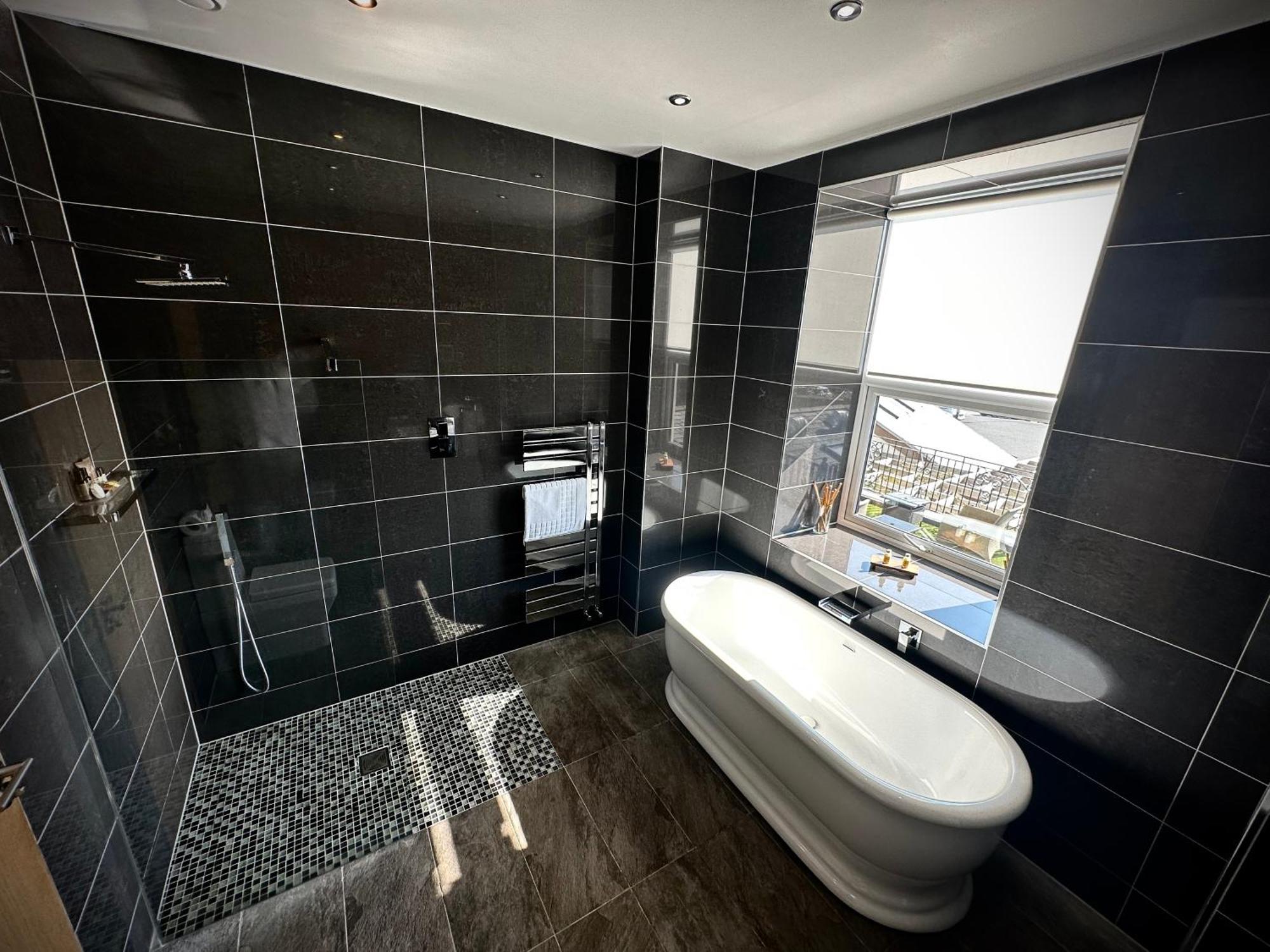 Halvard Apartments At Castletown Bagian luar foto